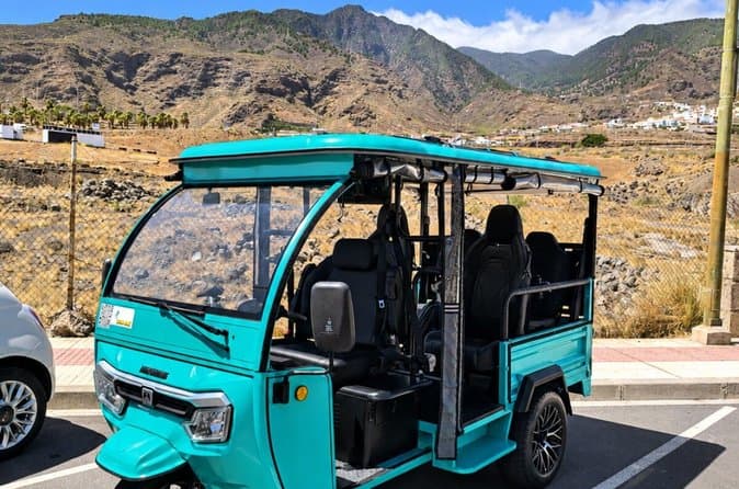 Candelaria en Tuk Tuk Eléctrico Historia Mar y Cultura 50 min - 8