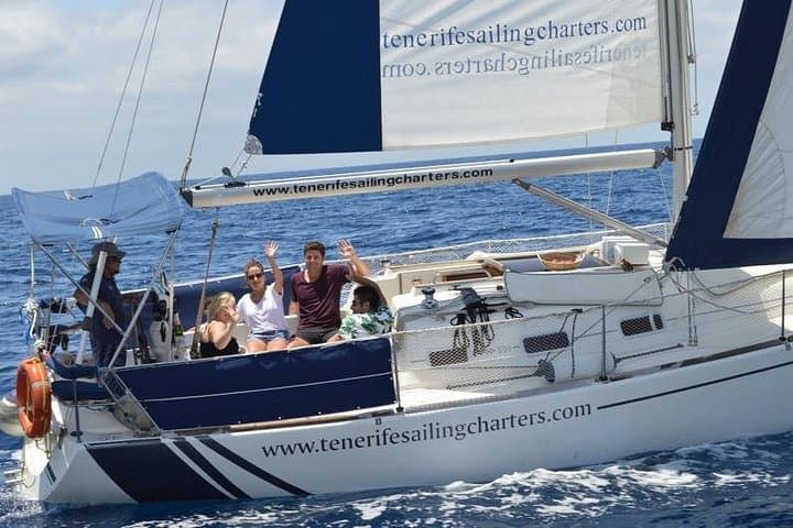 Tour privado en yate con avistamiento de ballenas y delfines - 2