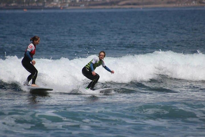Lección privada de surf en Playa de las Américas - 2