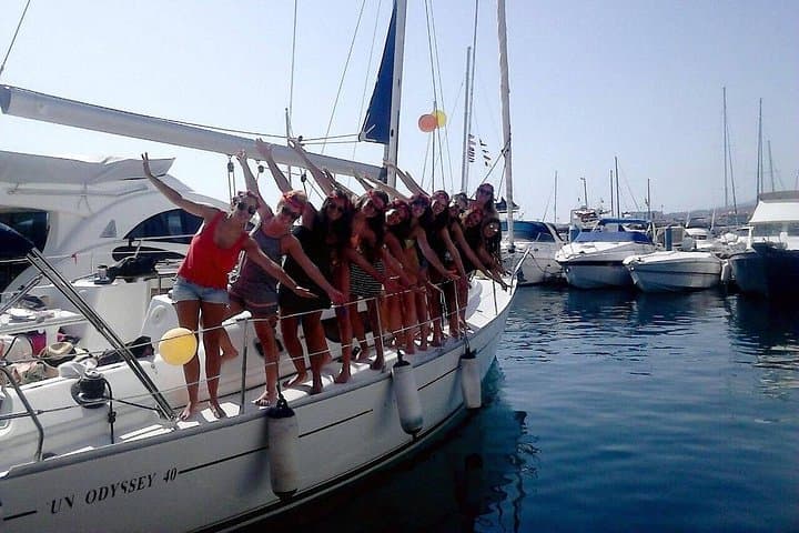 El mejor equipo https://media-cdn.tripadvisor.com/media/attractions-splice-spp-720x480/09/94/68/b6.jpg - 1