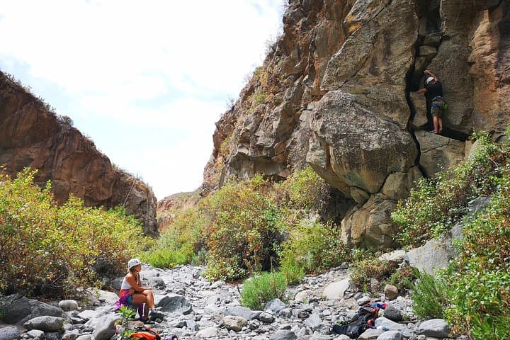 Escalada en roca en el espacio natural. - 5