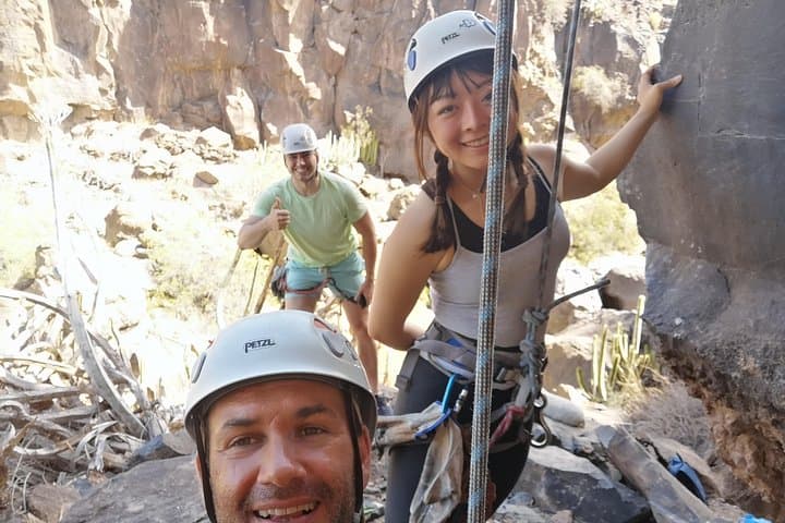 Escalada en roca en el espacio natural. - 7