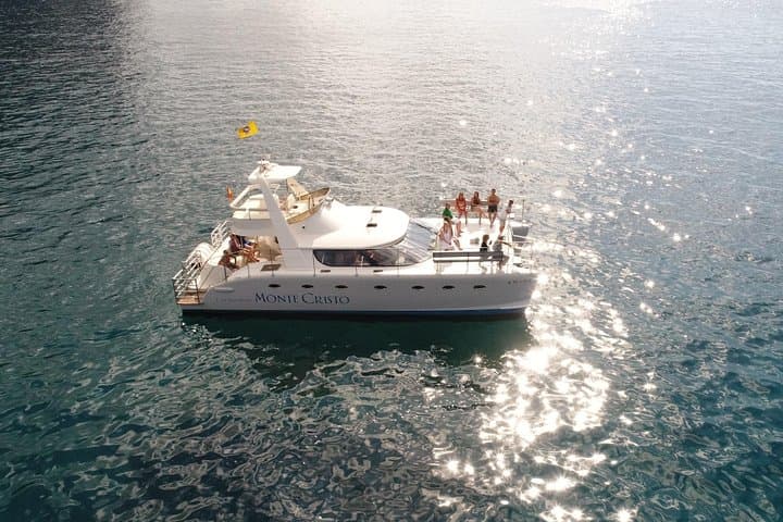 Alquiler de Catamarán Privado con Transfer, Buffet y Snorkeling - 2