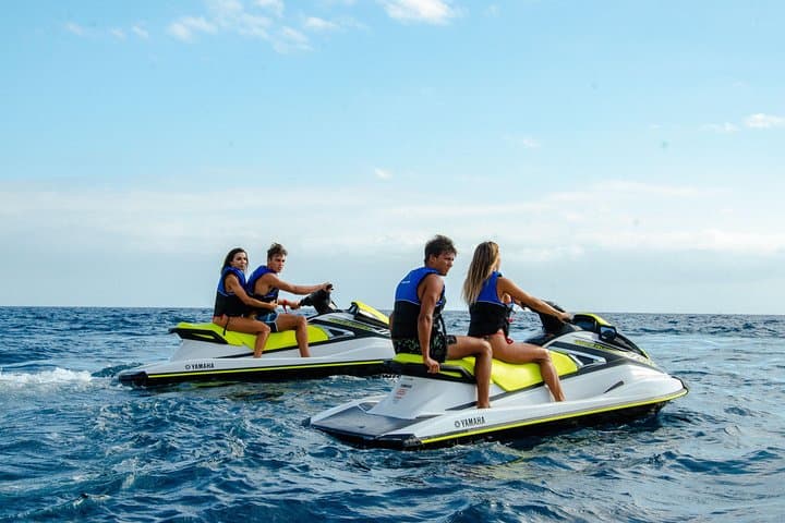 Paquete de deportes acuáticos en Tenerife con 40 min. Jet Ski y Parascending para 2 personas - 2