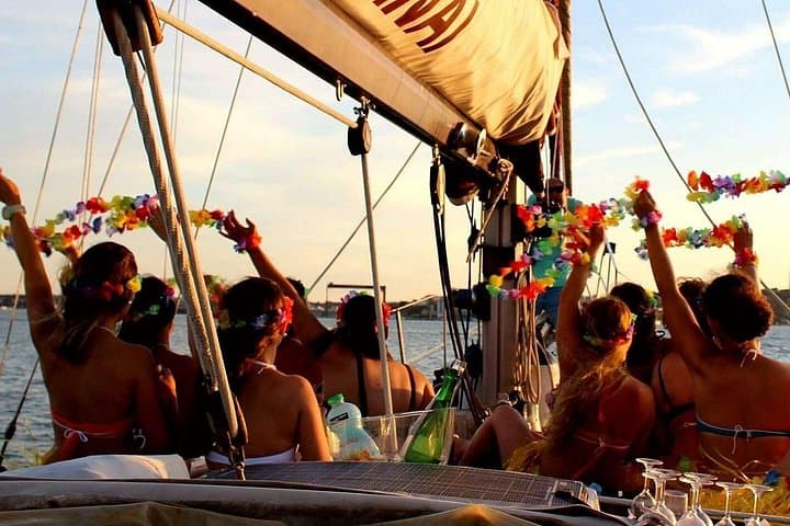 VIAJE DE ALQUILER DE YATE PRIVADO, ¡comida y bebidas incluidas! - 5