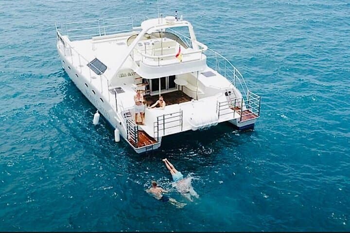 TOUR EN CRUCERO POR EL OCÉANO EN CATAMARÁN, ¡Alimentos y bebidas incluidos! - 3