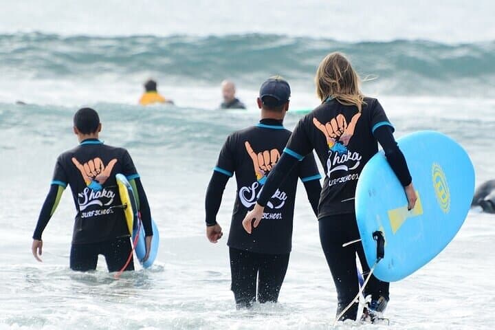 Clase de Surf Grupal en Playa de Las Américas con Fotografías - 3