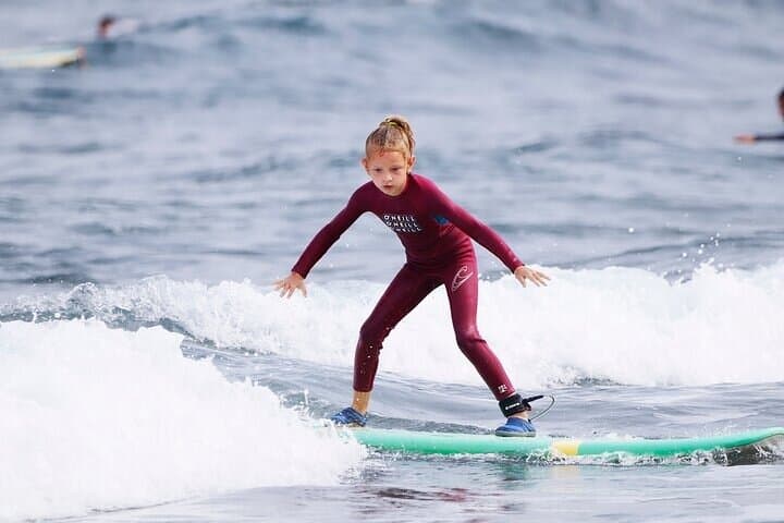 Clase de Surf Grupal en Playa de Las Américas con Fotografías - 8