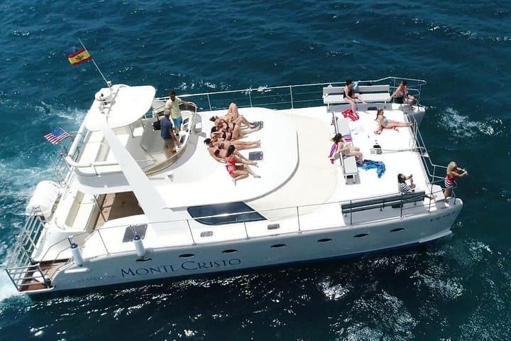Alquiler de Catamarán Privado con Transfer, Buffet y Snorkeling - 4