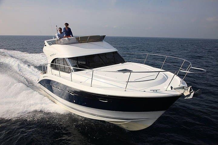 Crucero privado al atardecer de 2 horas en un lujoso barco a motor con bebidas - 6