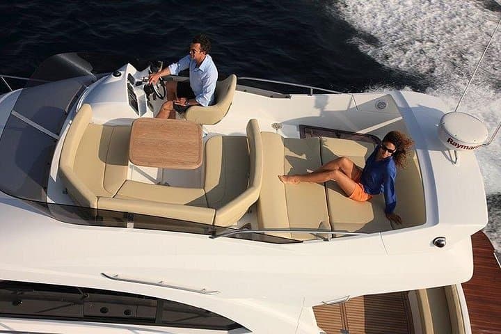 Barco de motor de lujo privado 6 y 8 horas de alquiler de día completo - 5
