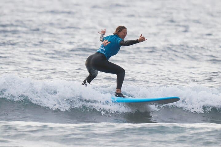 Clase de Surf Grupal en Playa de Las Américas con Fotografías - 2