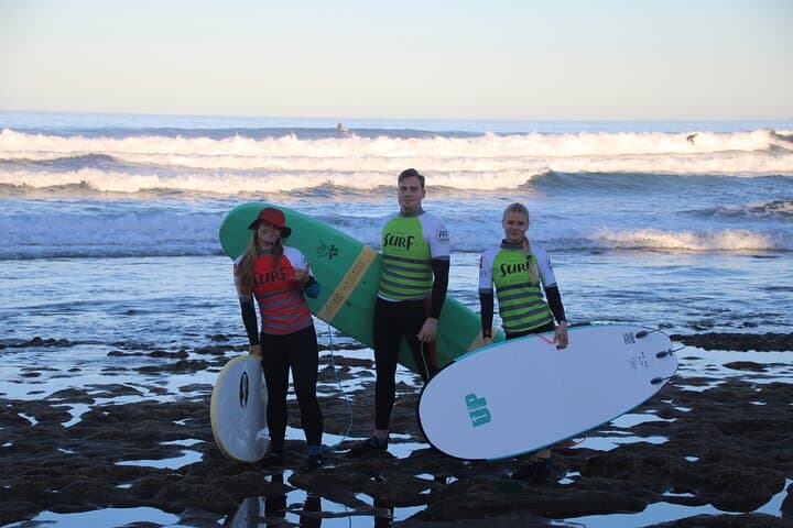 Clase de surf semiprivada de 2 horas en Playa de Las Américas - 1
