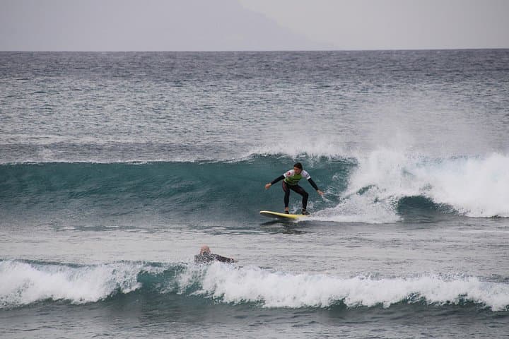 Clase de surf semiprivada de 2 horas en Playa de Las Américas - 4