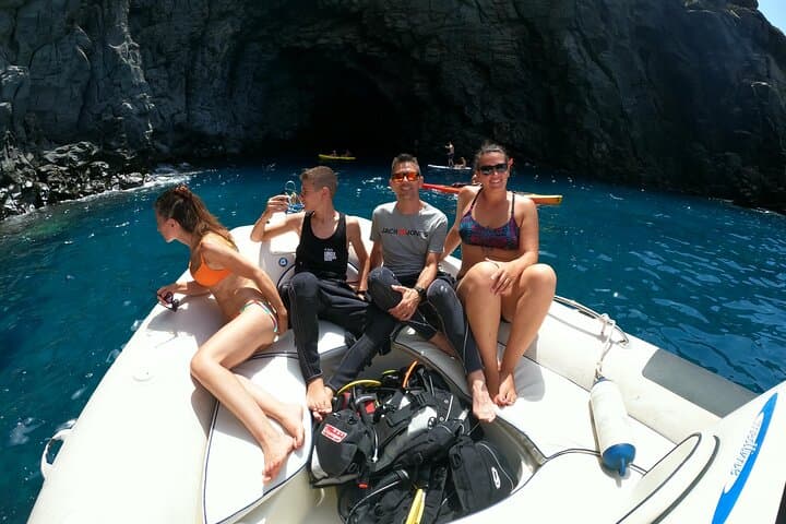 Paseo de Barco para visitar Lenguas de Lava Marinas - 1