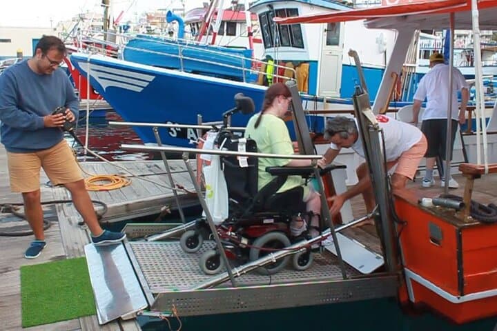 Tour Compartido de 3 Horas en Barco Accesible en Islas Canarias - 3