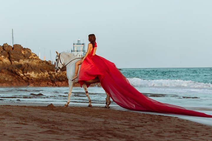 Fotografía privada de vestidos voladores al atardecer en Tenerife - 4