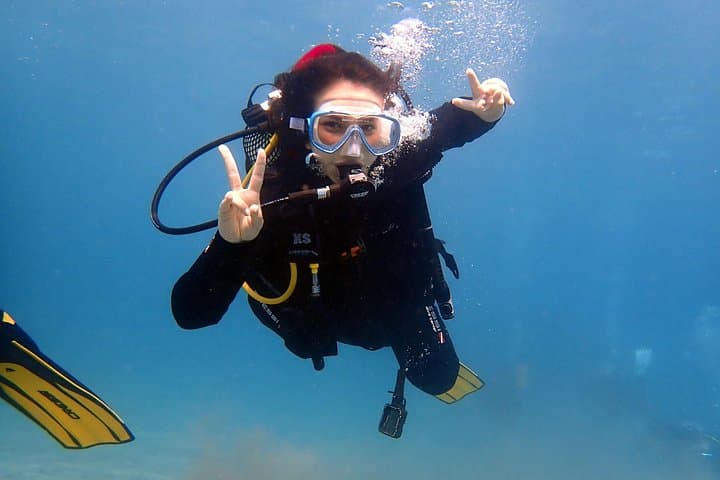 Buceo en Tenerife. Buceadores felices bajo el agua - 1