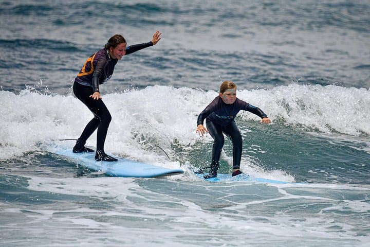 surfeando en pareja,alegria y diversión para el recuerdo - 7