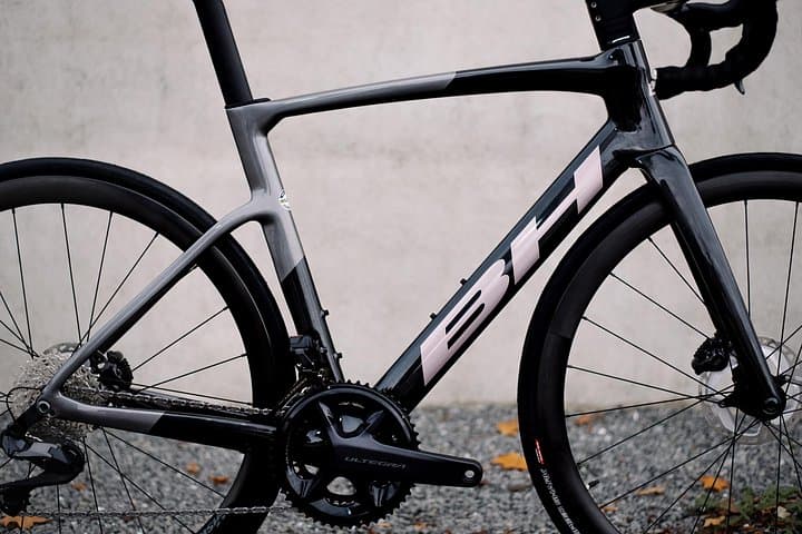 Alquiler de Bicicleta de Carretera BH RS1 3.5 Shimano 105 Di2 12v en Tenerife - 2