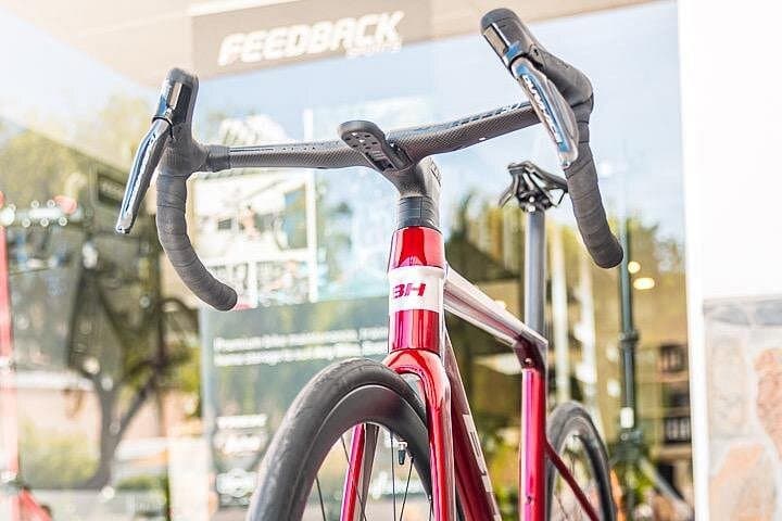 Alquiler de bicicleta de carretera BH Ultralight 8.5 Ultegra Di2 12 velocidades en Tenerife - 5