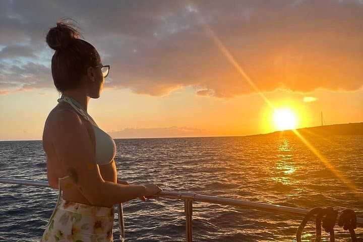 Tour en catamarán al atardecer por Tenerife - Comida y bebidas incluidas - 1