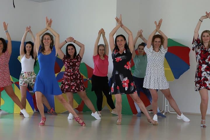 Salsa y Bachata: ¿Experiencia de baile al atardecer o clase privada? - 6