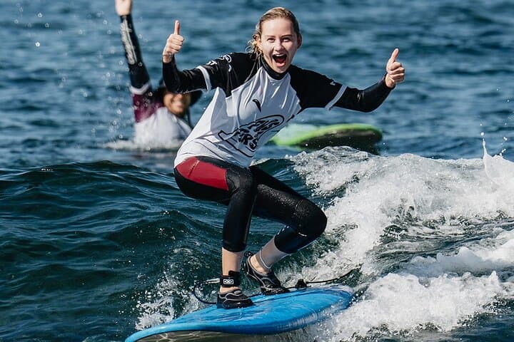 Clases de Surf para Grupos Pequeños en Playa de las Américas - 1