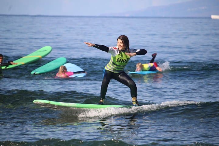 Clase de surf en grupo en Playa de las Américas, Tenerife - 4