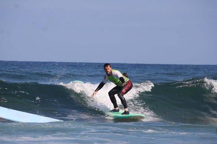 Clase de surf en grupo en Playa de las Américas, Tenerife - 5