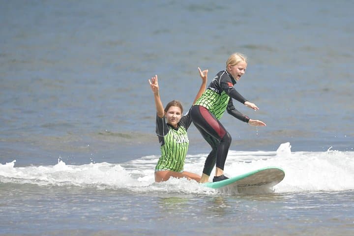 Campamento de surf para vacaciones para niños - 4