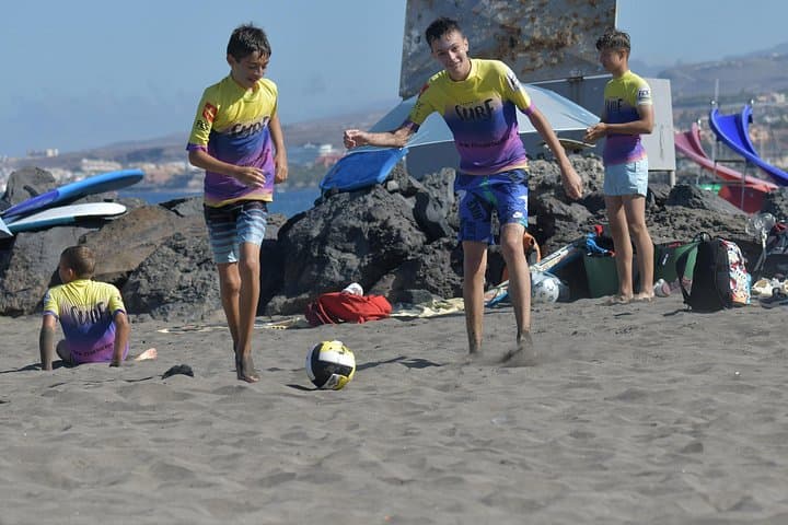 Campamento de surf para vacaciones para niños - 5