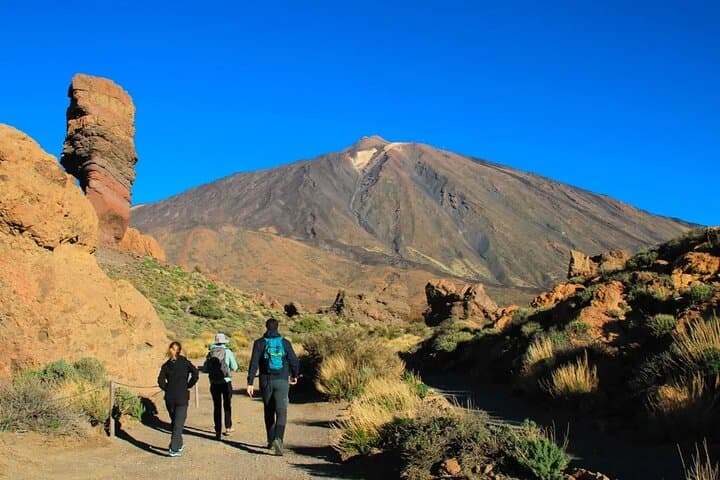 Vistas de la isla de La Gomera y El Hierro (al fondo) desde el Parque Nacional del Teide - 3