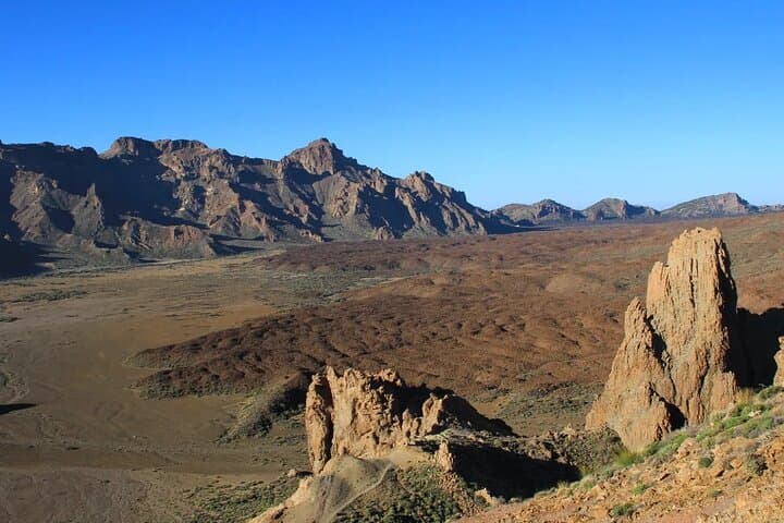 Vistas de la isla de La Gomera y El Hierro (al fondo) desde el Parque Nacional del Teide - 2