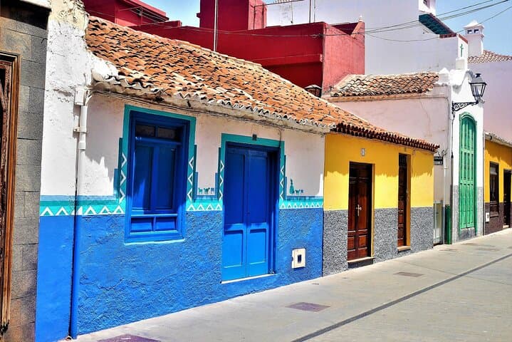 Tesoros del casco antiguo de Puerto de la Cruz: Castillos, murales y vistas al muelle - 4