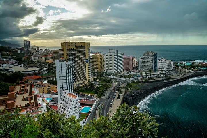 Tesoros del casco antiguo de Puerto de la Cruz: Castillos, murales y vistas al muelle - 7