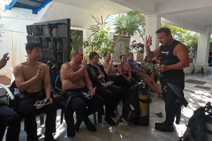 Beginner's Dive at a Spot with Turtle Sightings in Tenerife - 4
