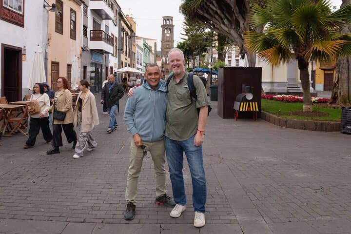 EL PUNTO DE ENCUENTRO - CAMINATA PLANA DE LUZ desde la terminal de cruceros. La mayoría de los huéspedes disfrutan de este paseo rápido de 15 minutos para ver el centro de la ciudad. - 8