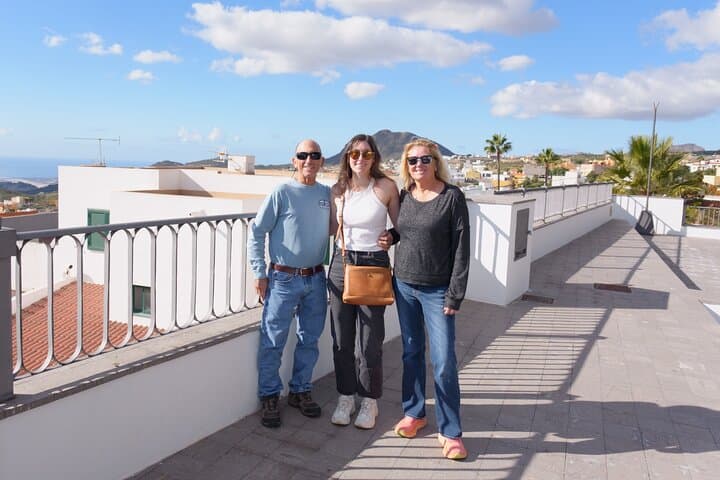 EL PUNTO DE ENCUENTRO - CAMINATA PLANA DE LUZ desde la terminal de cruceros. La mayoría de los huéspedes disfrutan de este paseo rápido de 15 minutos para ver el centro de la ciudad. - 7