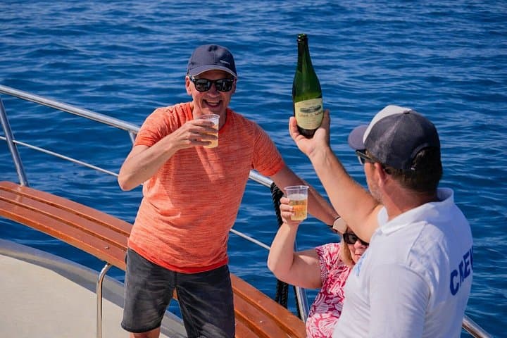 Descubre ballenas en Tenerife: tour en yate con baño y almuerzo - 8