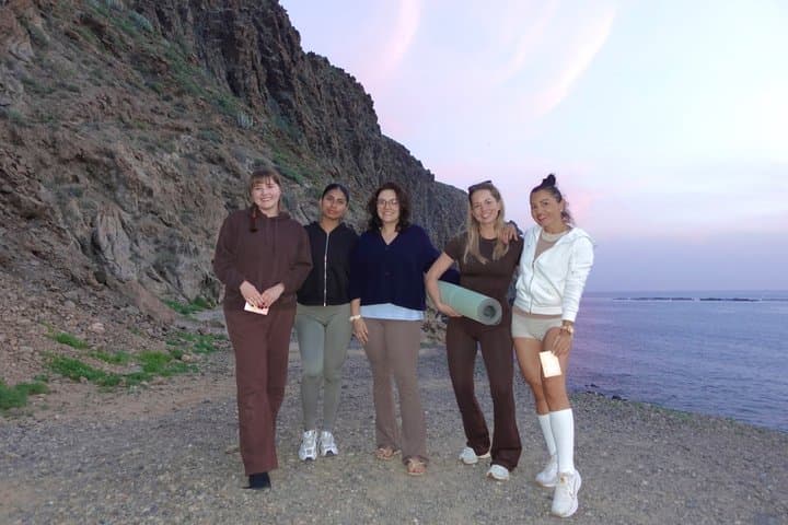 Yoga al atardecer junto al océano en Tenerife - 3