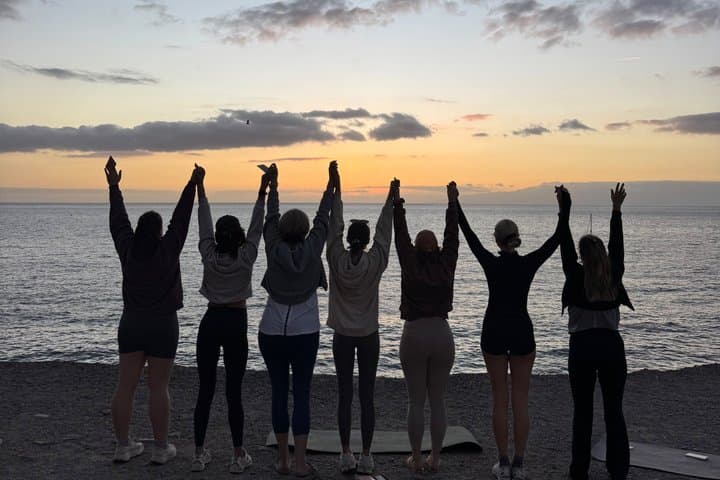 Yoga al atardecer junto al océano en Tenerife - 4