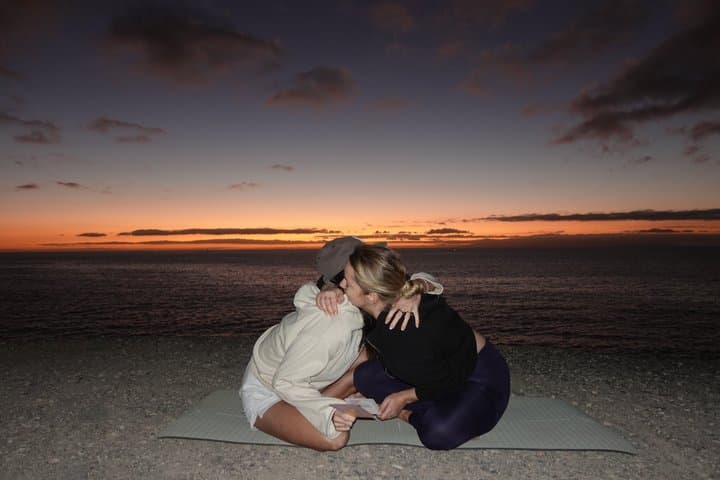 Yoga al atardecer junto al océano en Tenerife - 5