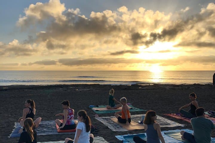 Yoga en la playa en Tenerife - 2