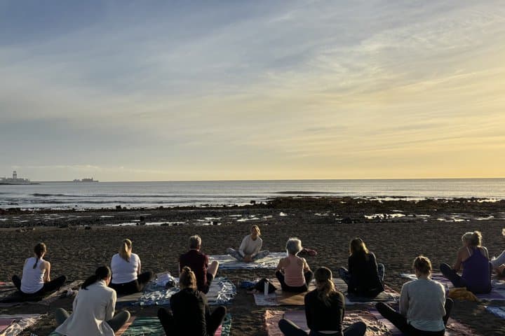 Yoga en la playa en Tenerife - 3