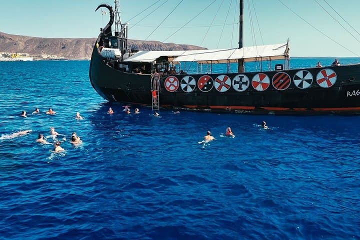 Tenerife Avistamiento Delfines y Ballenas con Parada Para Nadar - 1