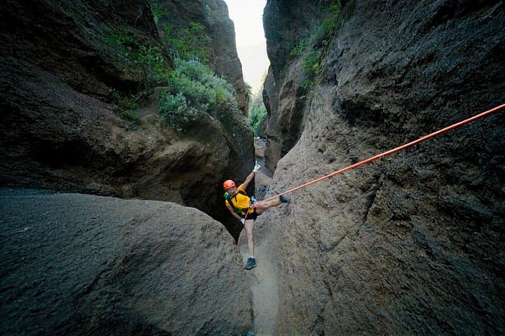 Aventura de rappel en barranco volcánico en Tenerife para principiantes - 3