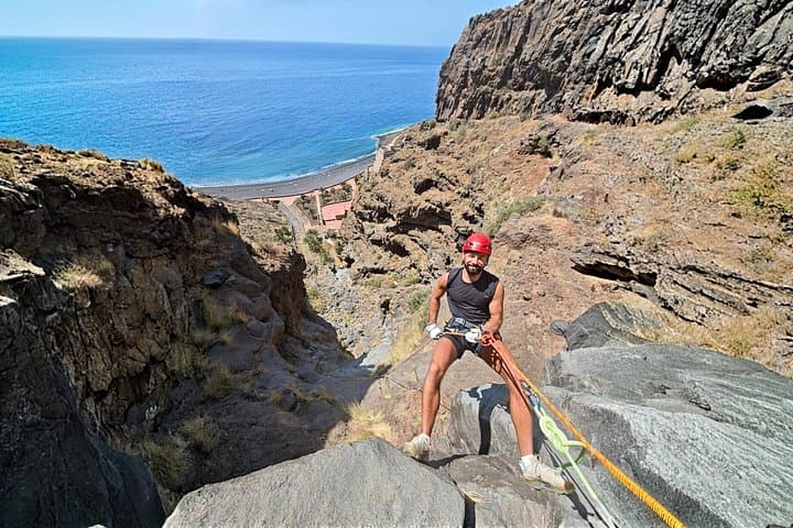Aventura de rappel en barranco volcánico en Tenerife para principiantes - 6