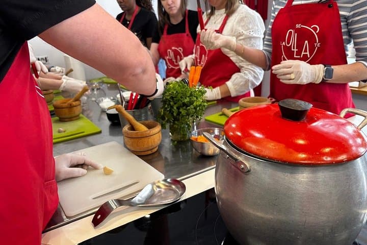 Tenerife : Mojos Canarios & Clase de Cocina Tradicional con vino - 4