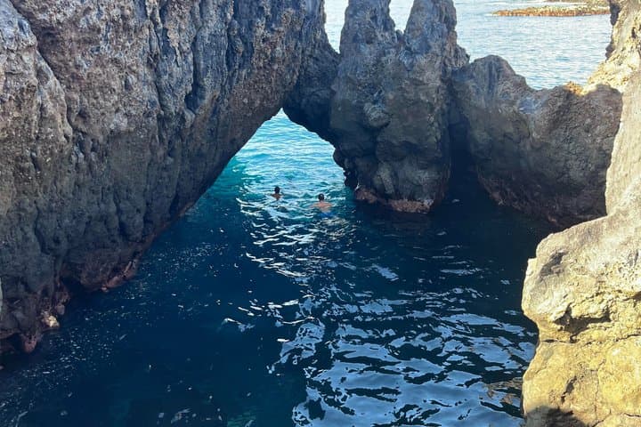 Tour a Masca y Los Gigantes con Piscinas Naturales y Picnic